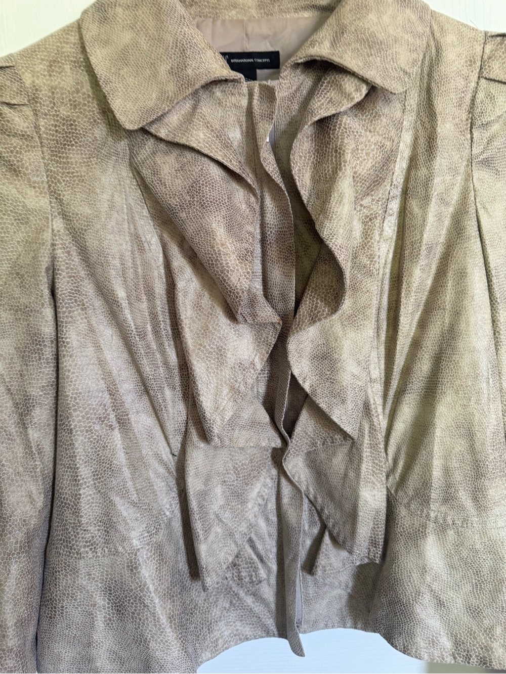 Women’s Ruffle Front Jacket - Picture 6 of 6